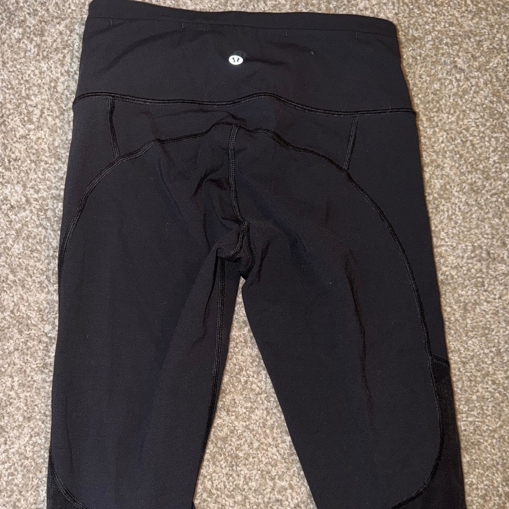 Lulu cropped yoga pants
